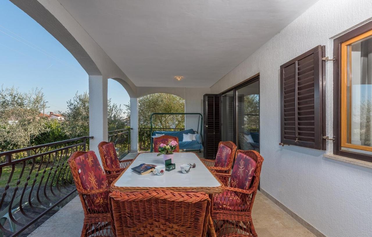 Apartmani Katalin Musalez Rum bild