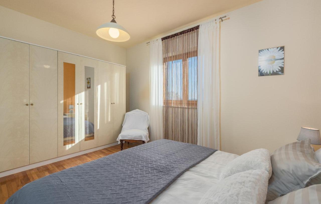 Apartmani Katalin Musalez Rum bild